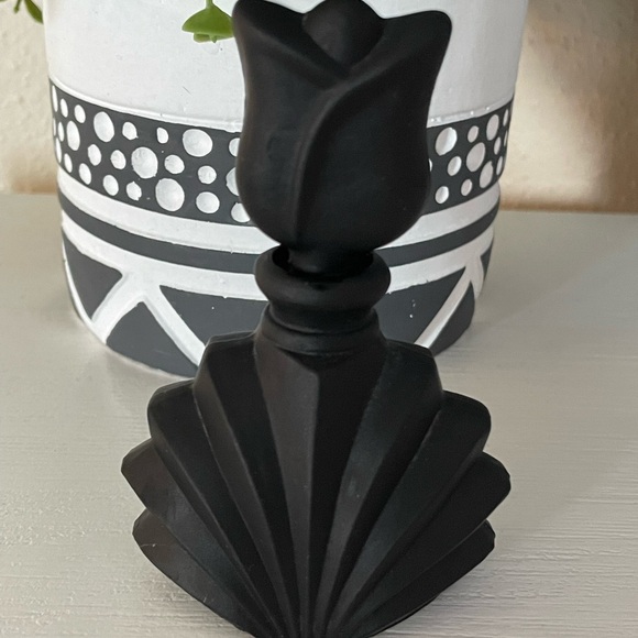 Vintage Frosted Black Glass Art Deco Shell Perfume Bottle & Stopper - Picture 9 of 9